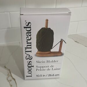 Loops & Threads Skein Holder - new in box